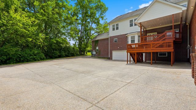 5858 Cloverland Dr, Brentwood, TN 37027