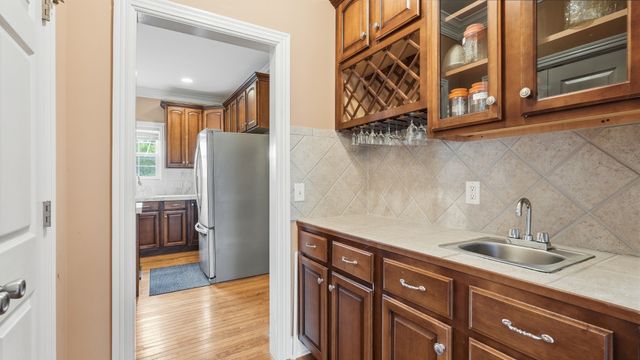 5858 Cloverland Dr, Brentwood, TN 37027