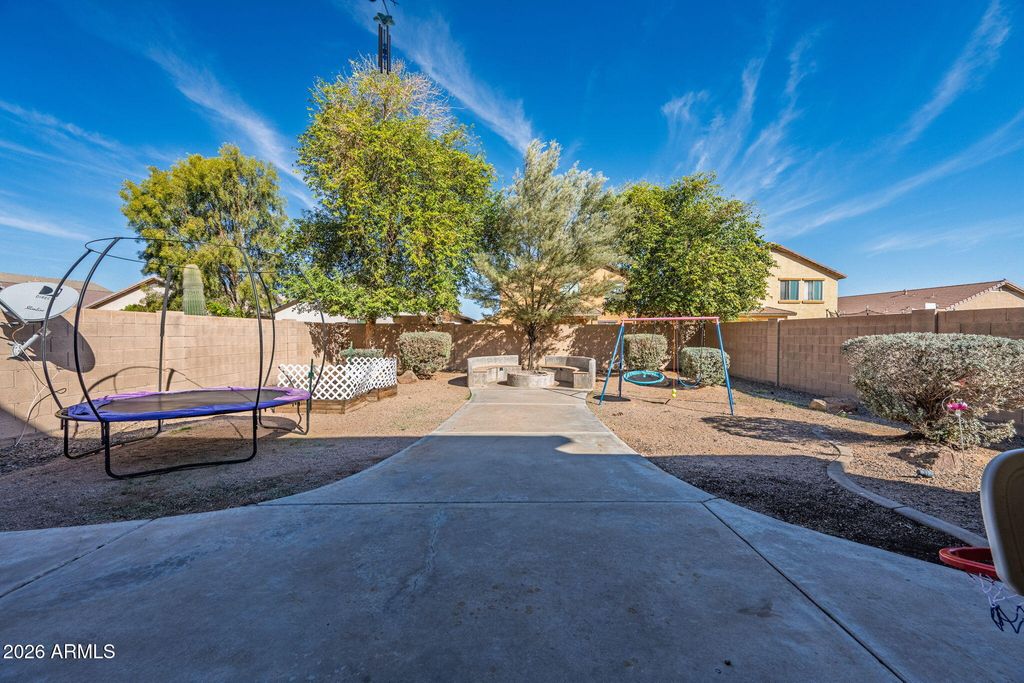 Image 32 of property listing at 41254 W CAPISTRANO Drive, Maricopa, AZ 85138