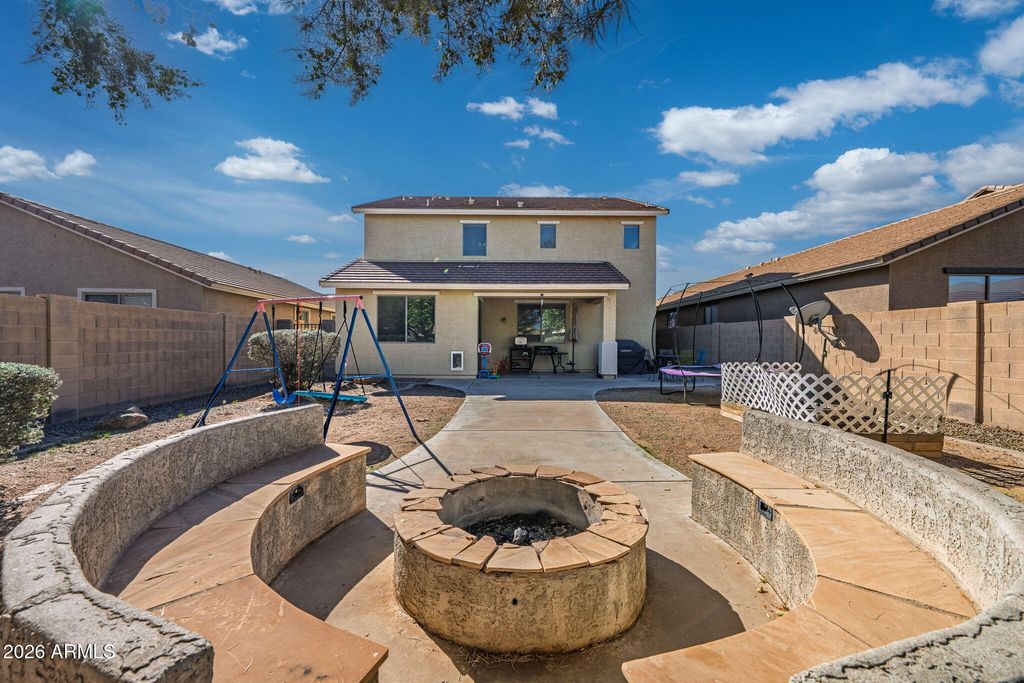 Image 34 of property listing at 41254 W CAPISTRANO Drive, Maricopa, AZ 85138