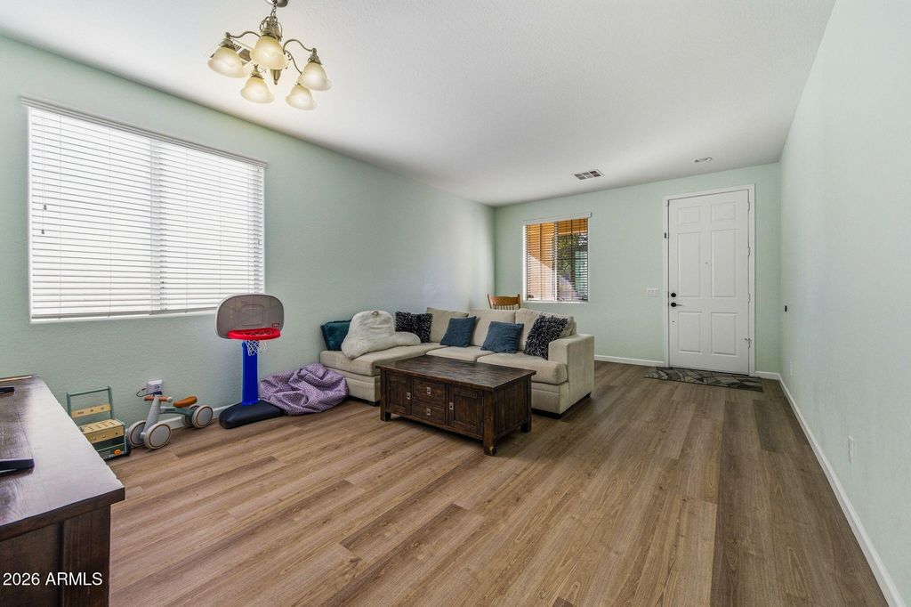 Image 6 of property listing at 41254 W CAPISTRANO Drive, Maricopa, AZ 85138