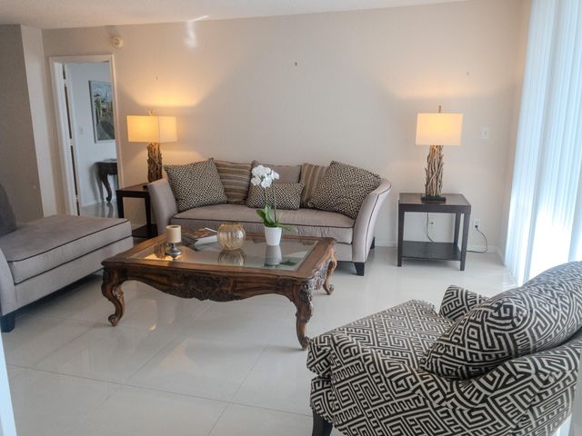 1370 S Ocean Boulevard S 1403, Pompano Beach, FL 33062