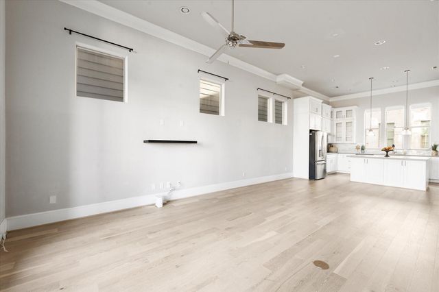 1005 Saint Charles Street, Houston, TX 77003