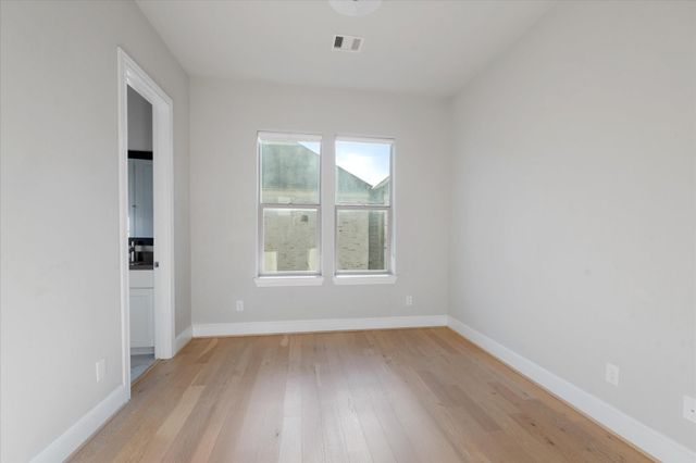 1005 Saint Charles Street, Houston, TX 77003