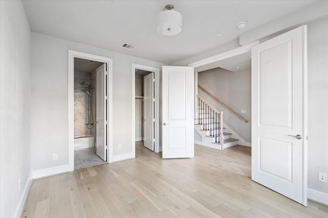 1005 Saint Charles Street, Houston, TX 77003