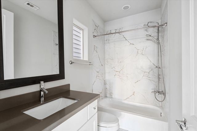 1005 Saint Charles Street, Houston, TX 77003