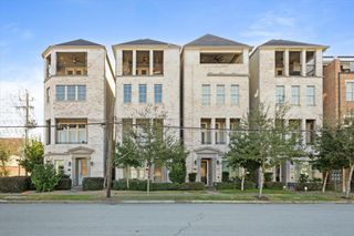 1005 Saint Charles Street, Houston, TX 77003