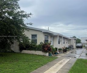 1711 Thomas St, Hollywood, FL 33020
