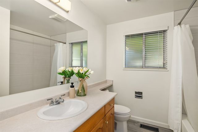 8810 NE 187th Street, Bothell, WA 98011