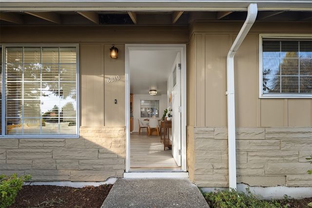 8810 NE 187th Street, Bothell, WA 98011