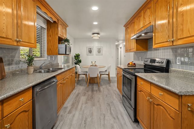 8810 NE 187th Street, Bothell, WA 98011
