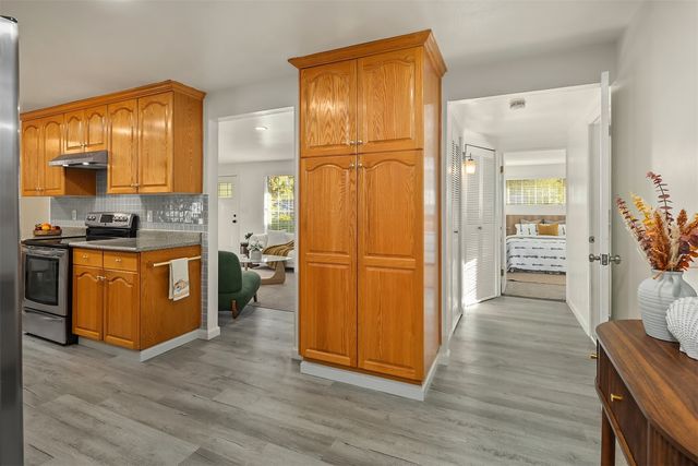8810 NE 187th Street, Bothell, WA 98011
