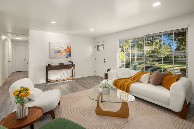 8810 NE 187th Street, Bothell, WA 98011
