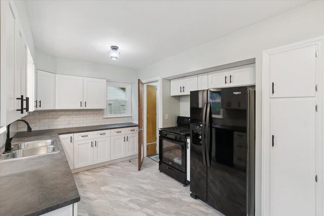 2107 Huizen Avenue SW, Wyoming, MI 49509