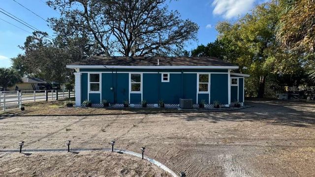 1118 E LINEBAUGH AVENUE, Tampa, FL 33612