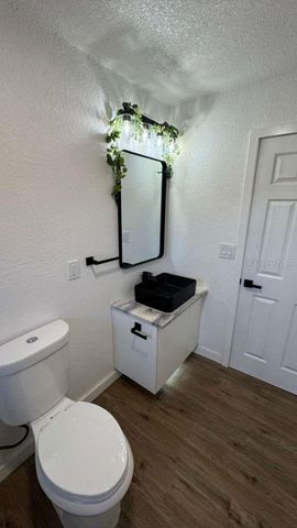 1118 E LINEBAUGH AVENUE, Tampa, FL 33612