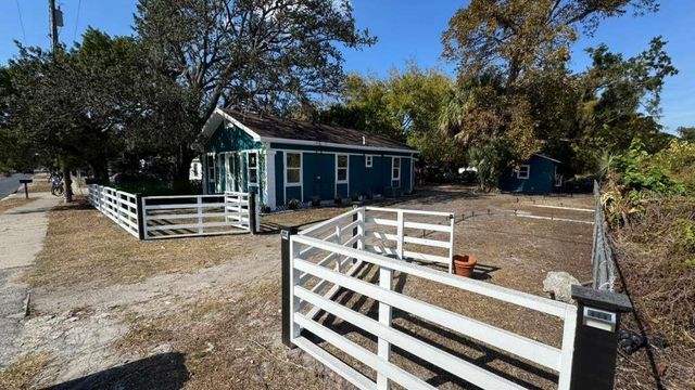 1118 E LINEBAUGH AVENUE, Tampa, FL 33612