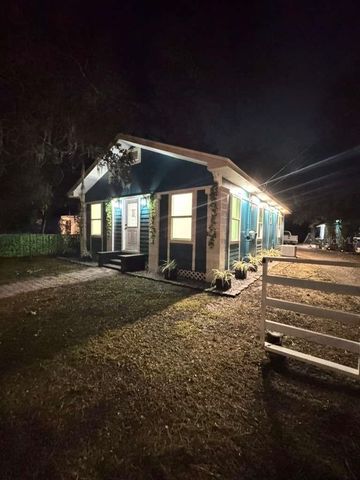 1118 E LINEBAUGH AVENUE, Tampa, FL 33612