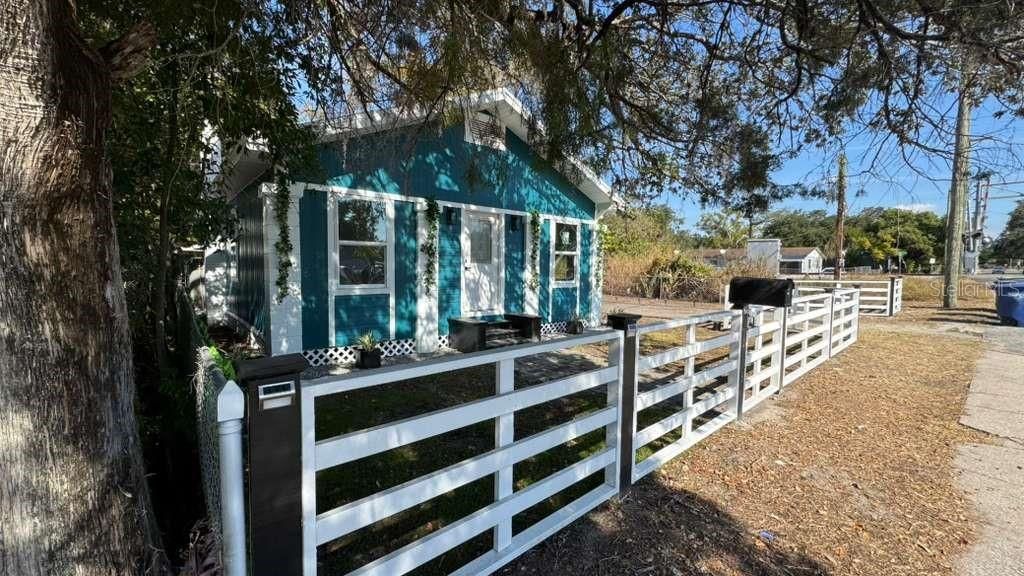 1118 E LINEBAUGH AVENUE, Tampa, FL 33612