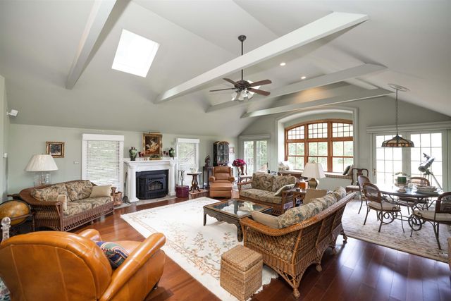 1189 Cole Pond Road, Jamaica, VT 05343