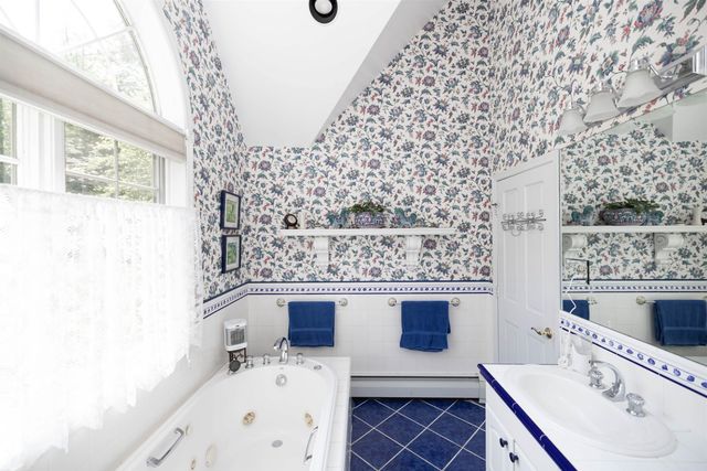 1189 Cole Pond Road, Jamaica, VT 05343