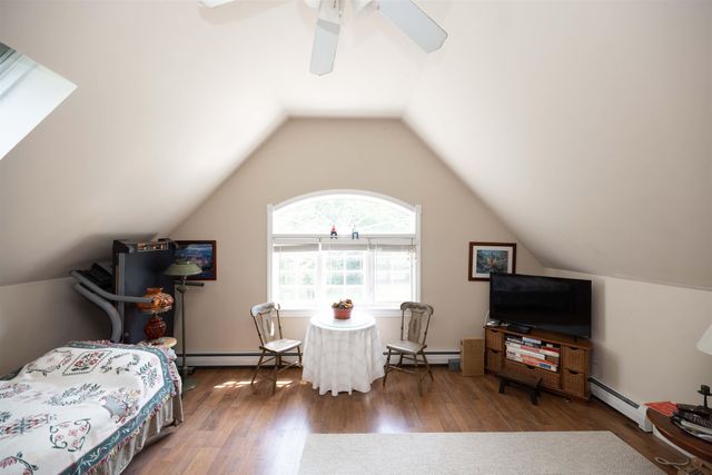 1189 Cole Pond Road, Jamaica, VT 05343