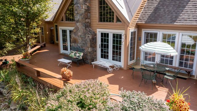 1189 Cole Pond Road, Jamaica, VT 05343