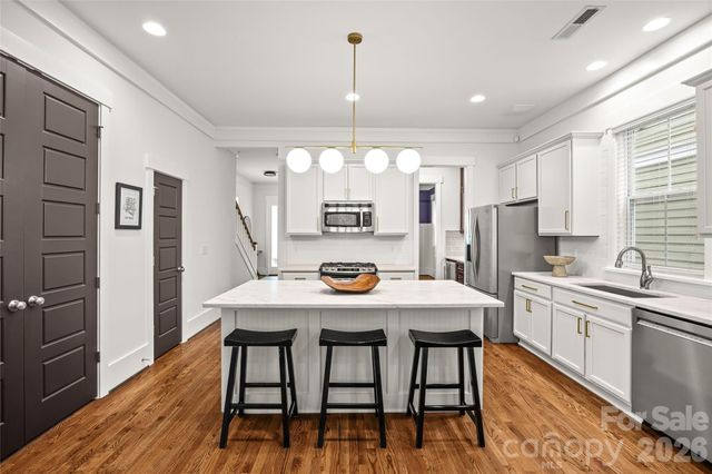 1431 Tippah Park Court, Charlotte, NC 28205