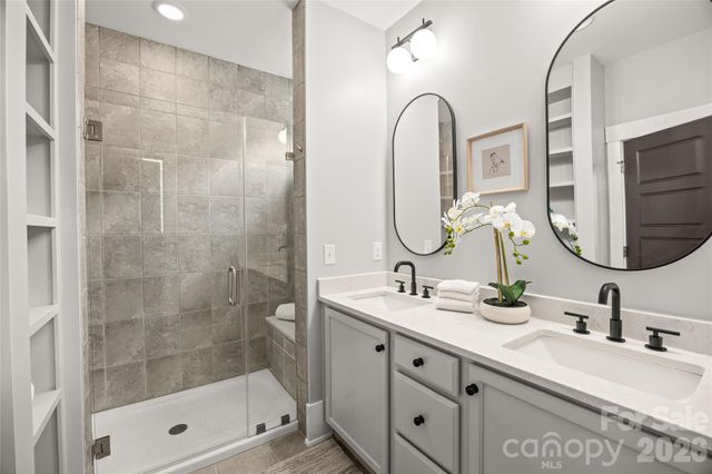 1431 Tippah Park Court, Charlotte, NC 28205