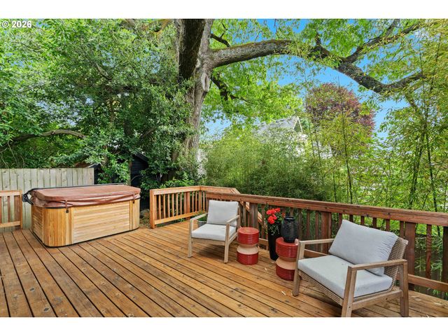 2510 Se SHERMAN St, Portland, OR 97214