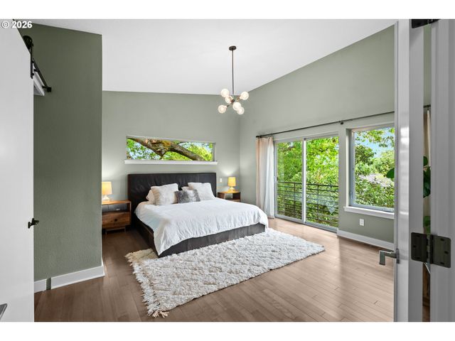 2510 Se SHERMAN St, Portland, OR 97214