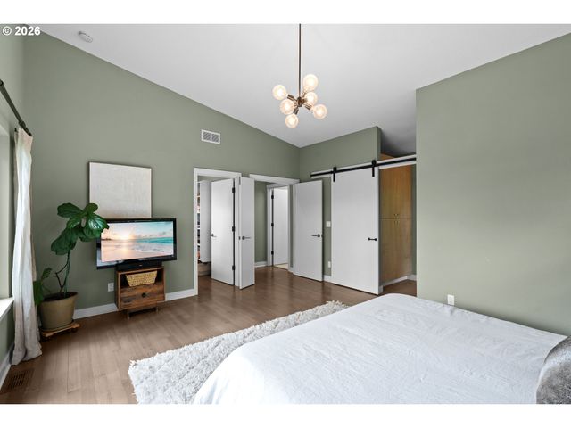 2510 Se SHERMAN St, Portland, OR 97214