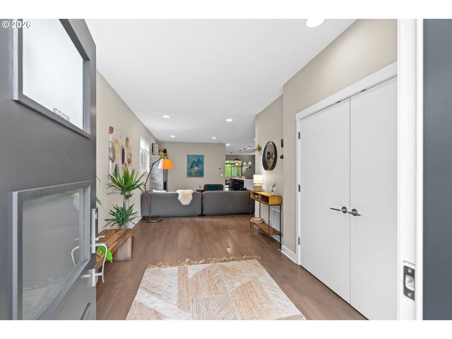 2510 Se SHERMAN St, Portland, OR 97214