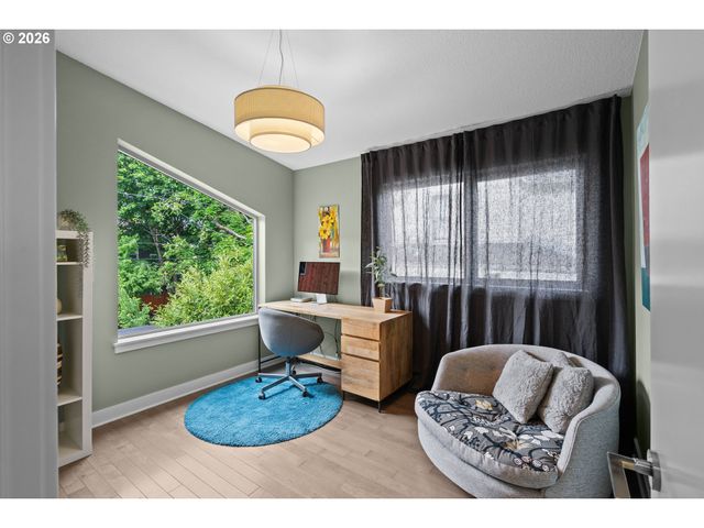 2510 Se SHERMAN St, Portland, OR 97214