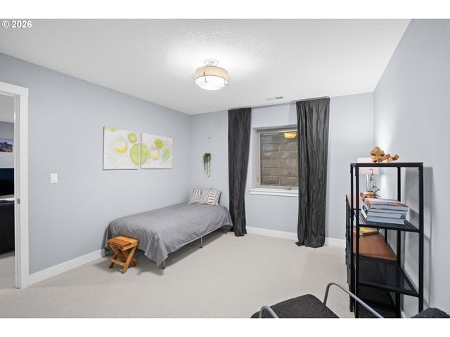 2510 Se SHERMAN St, Portland, OR 97214
