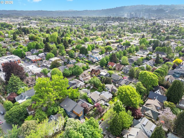 2510 Se SHERMAN St, Portland, OR 97214