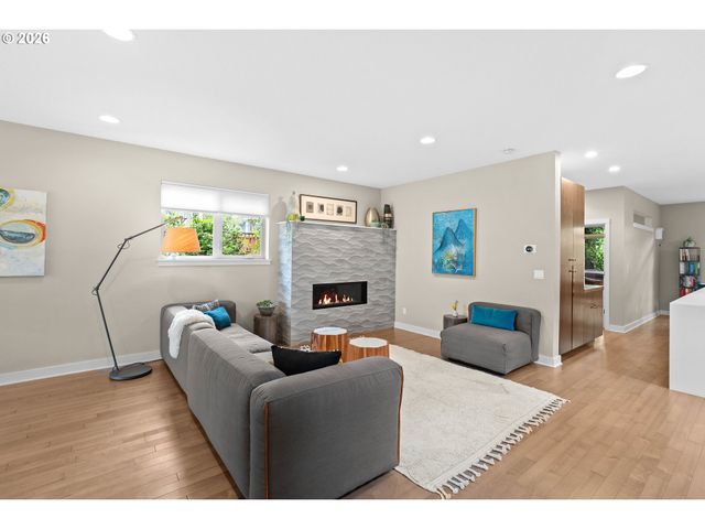 2510 Se SHERMAN St, Portland, OR 97214