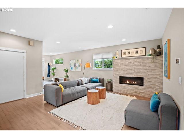 2510 Se SHERMAN St, Portland, OR 97214