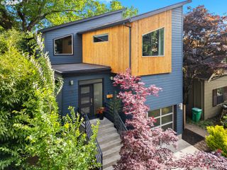 2510 Se SHERMAN St, Portland, OR 97214