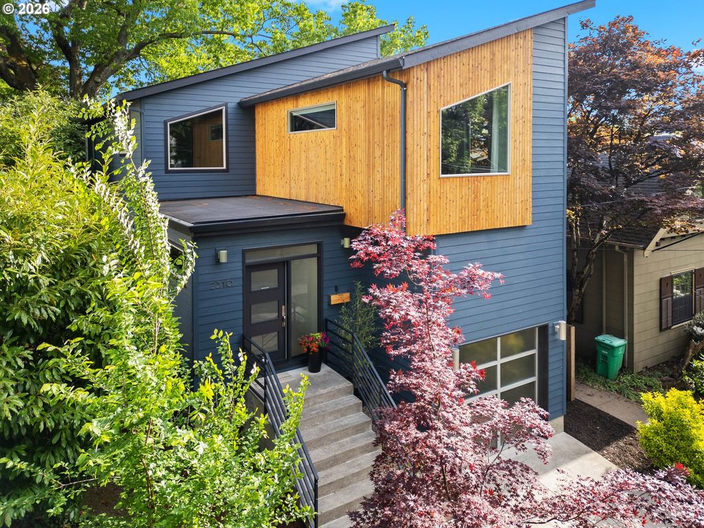 2510 Se SHERMAN St, Portland, OR 97214