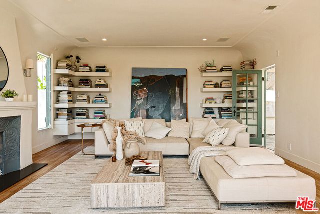 3001 Passmore Drive, Los Angeles, CA 90068