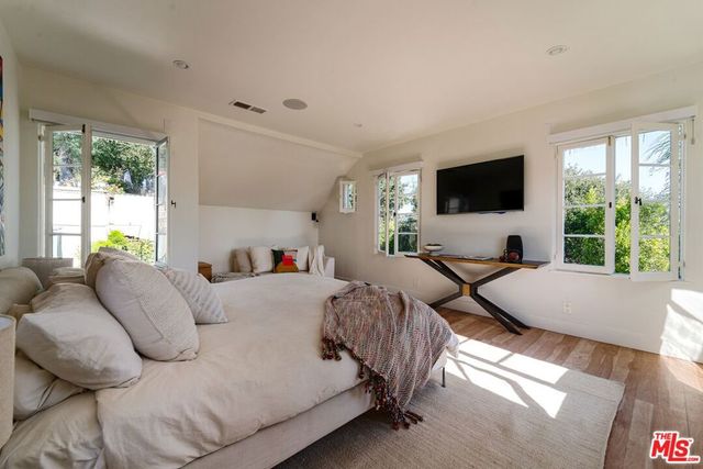 3001 Passmore Drive, Los Angeles, CA 90068
