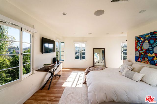 3001 Passmore Drive, Los Angeles, CA 90068