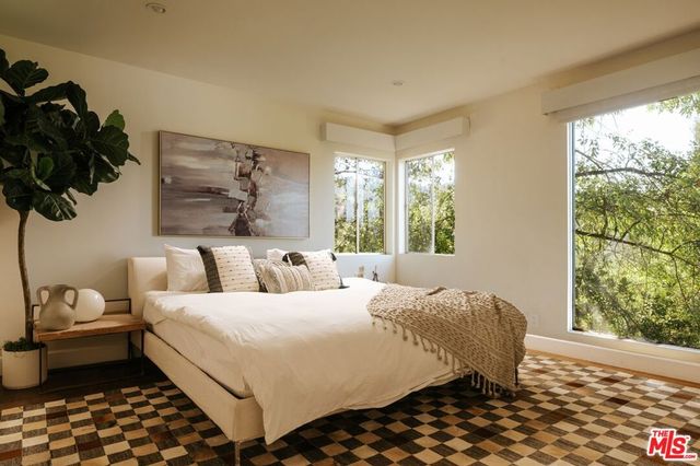 3001 Passmore Drive, Los Angeles, CA 90068
