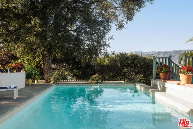 3001 Passmore Drive, Los Angeles, CA 90068