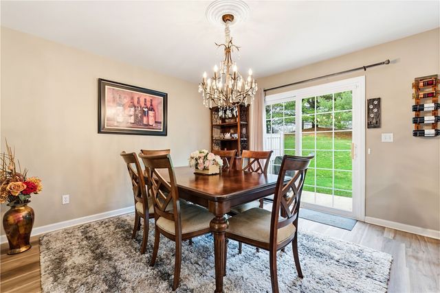 703 Lakeview Ct, Adams Twp, PA 16046