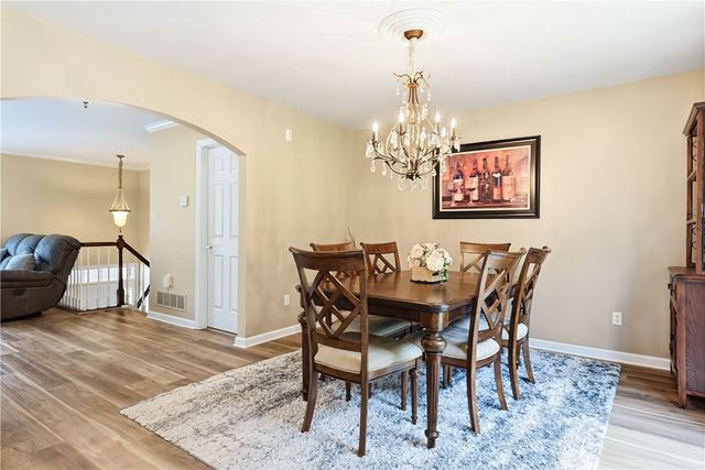 703 Lakeview Ct, Adams Twp, PA 16046