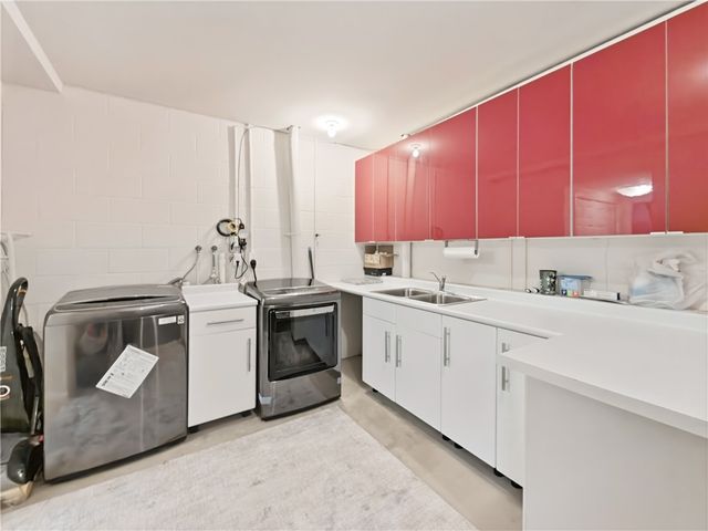 703 Lakeview Ct, Adams Twp, PA 16046