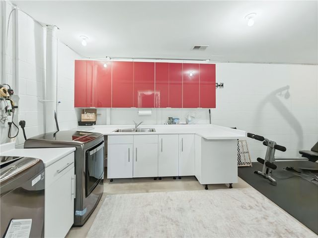 703 Lakeview Ct, Adams Twp, PA 16046