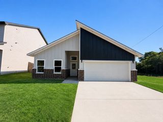 2212 Polk Street, Greenville, TX 75401